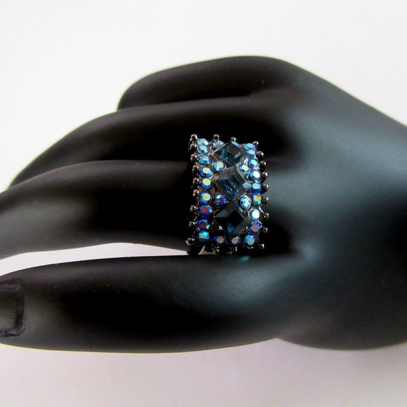 Blue rhinestone adjustable cocktail ring size 6 1/2 NEW - September birthstone - Picture 5 of 11